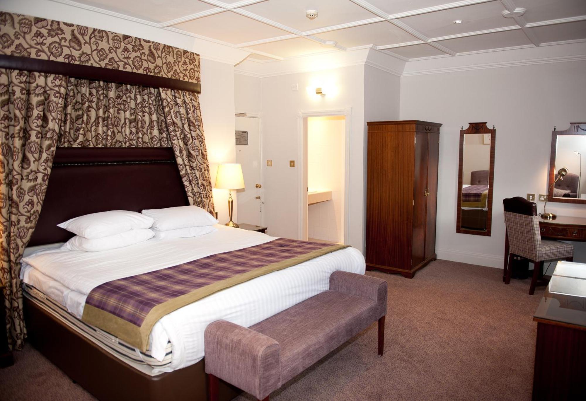 The Lymm Hotel Exterior photo