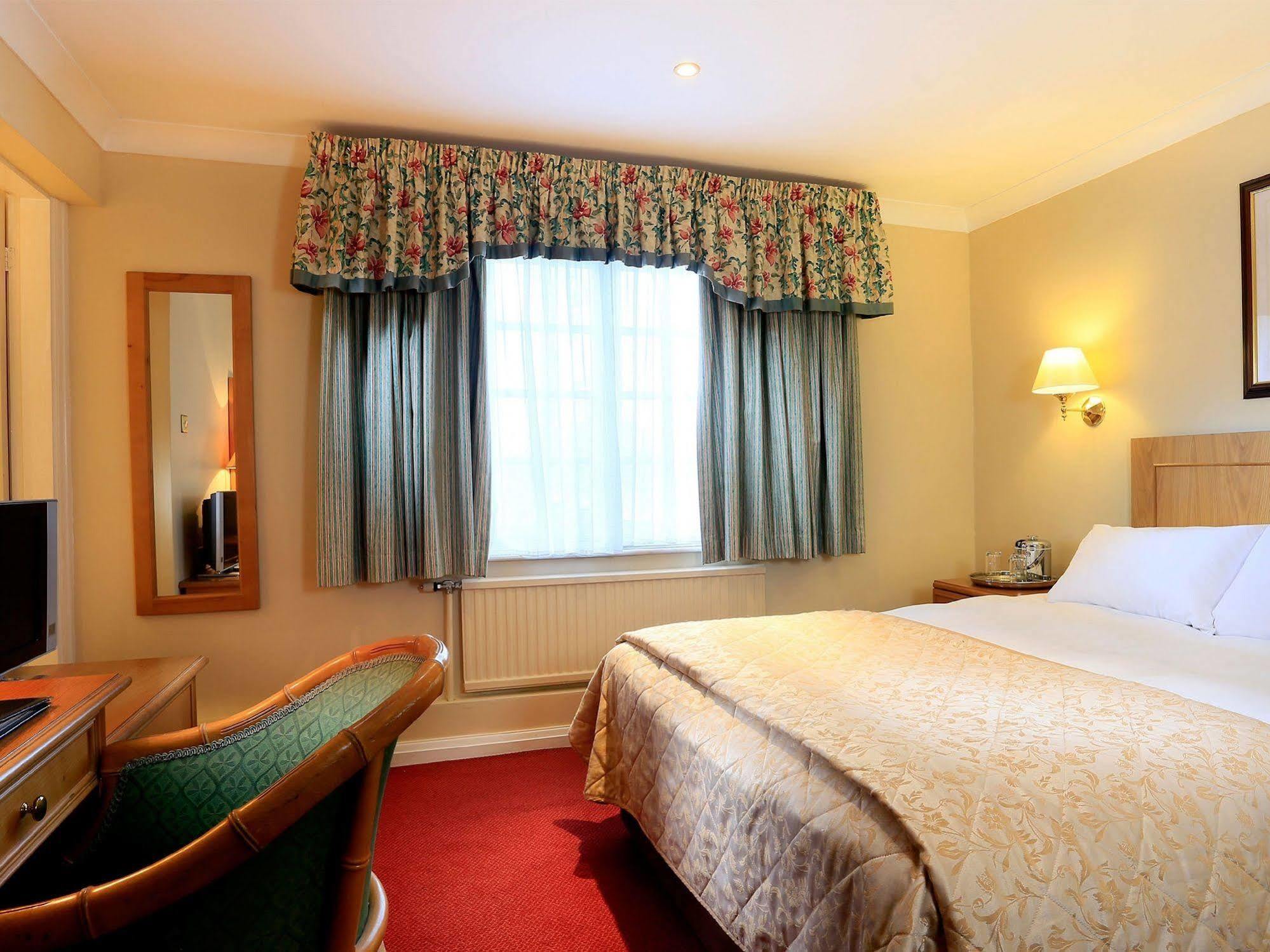 The Lymm Hotel Exterior photo