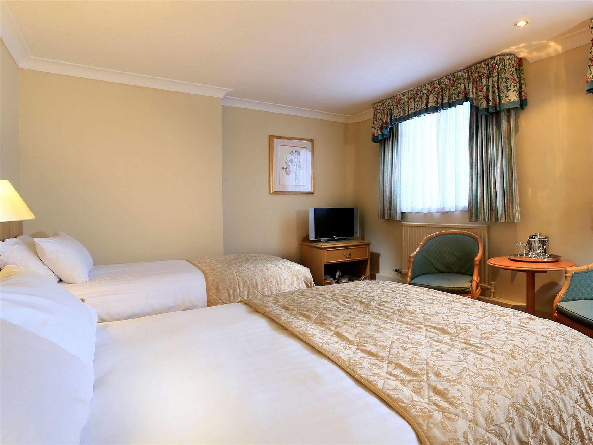 The Lymm Hotel Exterior photo
